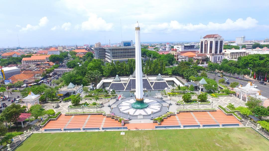 Heroes Monument and 10th November Museum